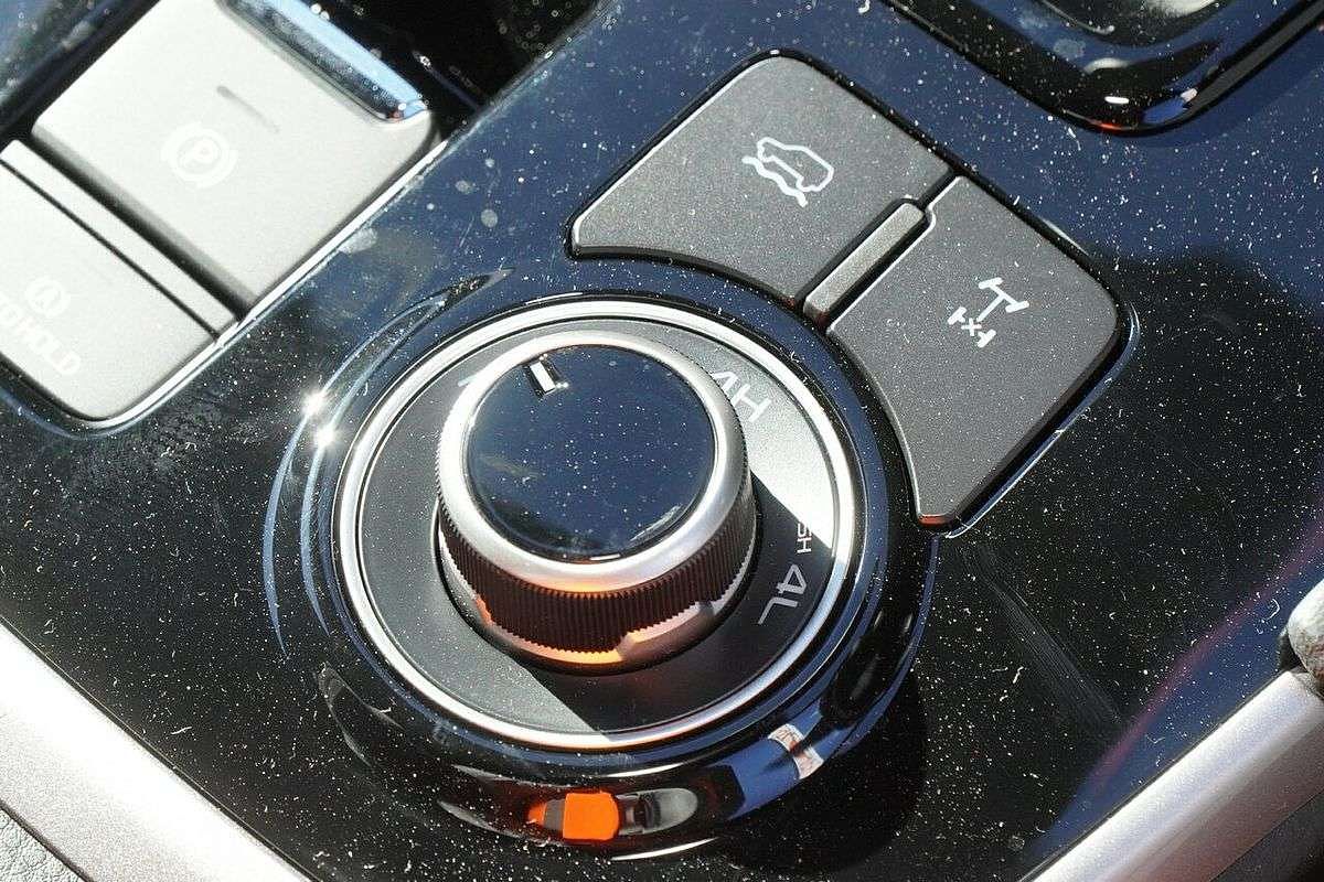 2025 Isuzu MU-X LS-T