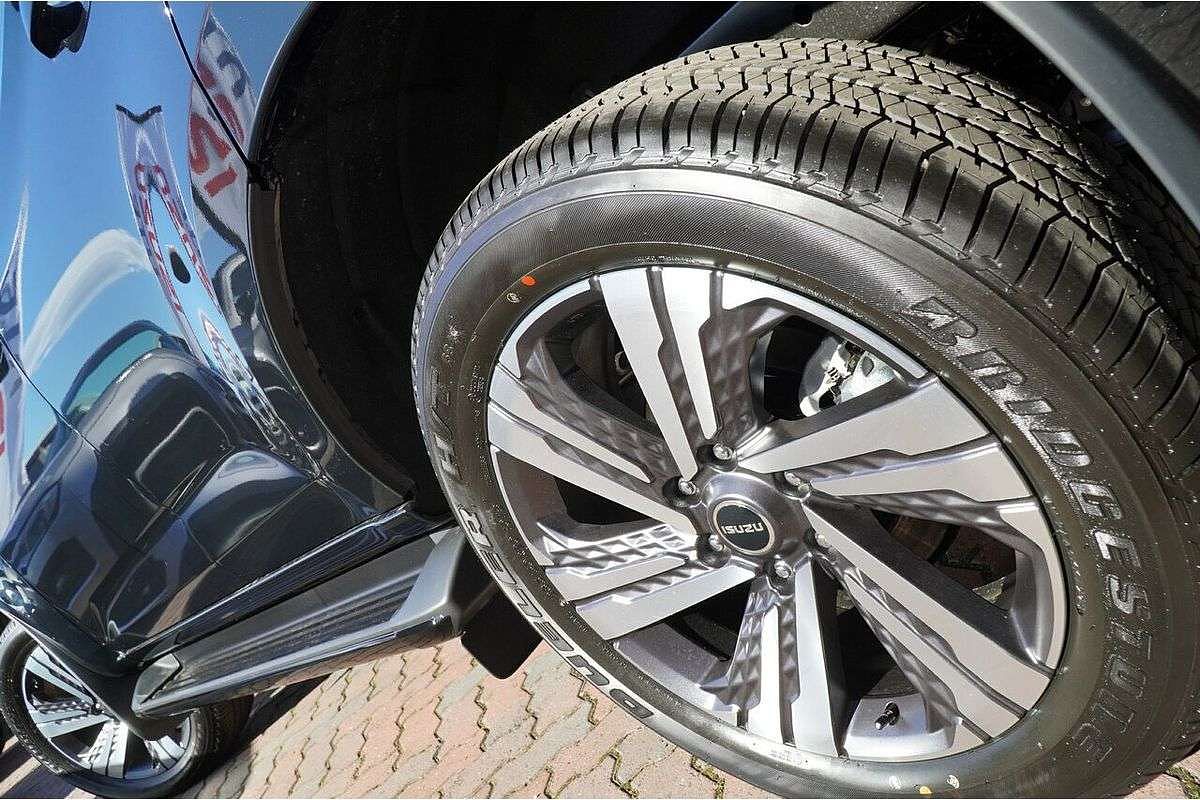 2025 Isuzu MU-X LS-T