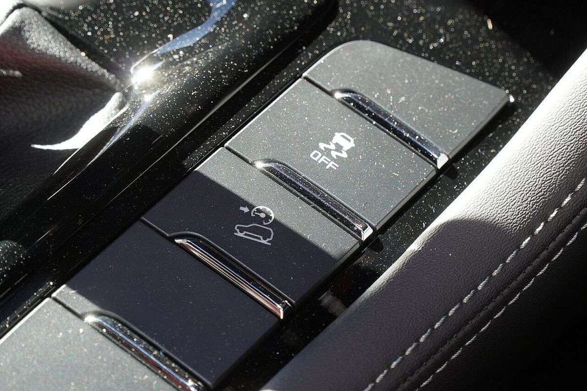 2025 Isuzu MU-X LS-T