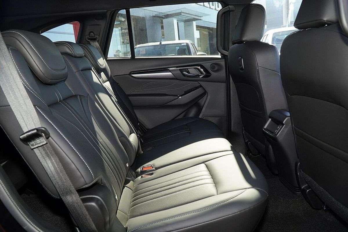 2025 Isuzu MU-X LS-T