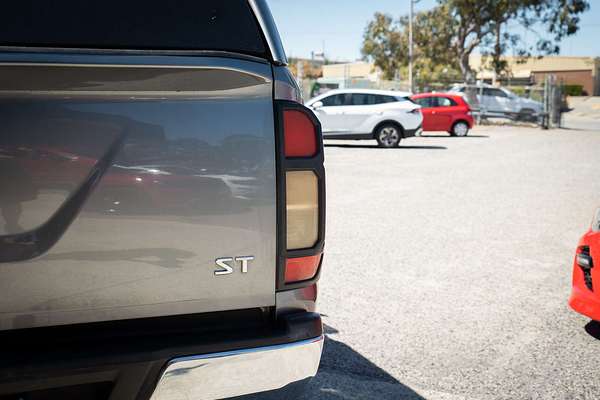 2015 Nissan Navara ST D23 4X4