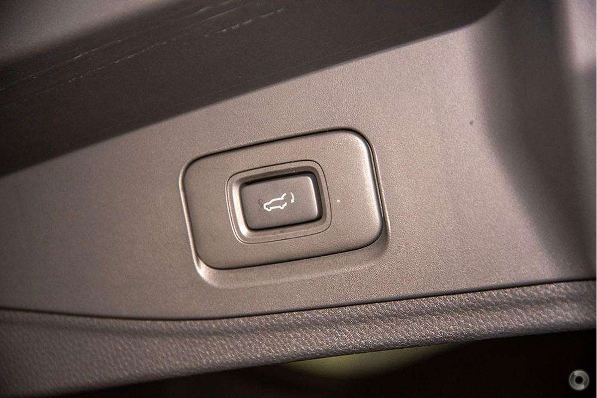 2025 Isuzu MU-X LS-U