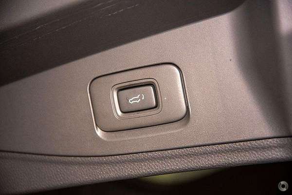 2025 Isuzu MU-X LS-U