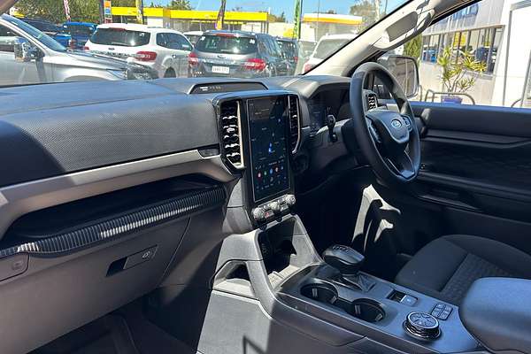 2024 Ford Everest Ambiente 2.0L