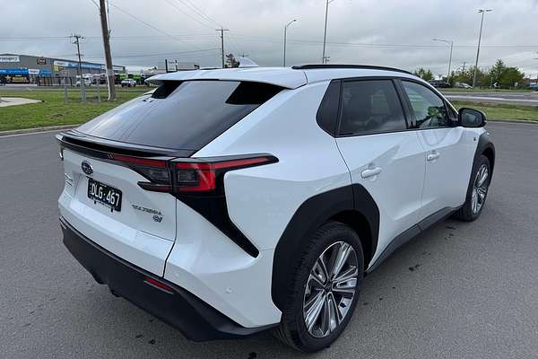 2025 Subaru Solterra AWD Touring E1-1