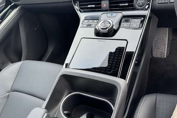 2025 Subaru Solterra AWD Touring E1-1