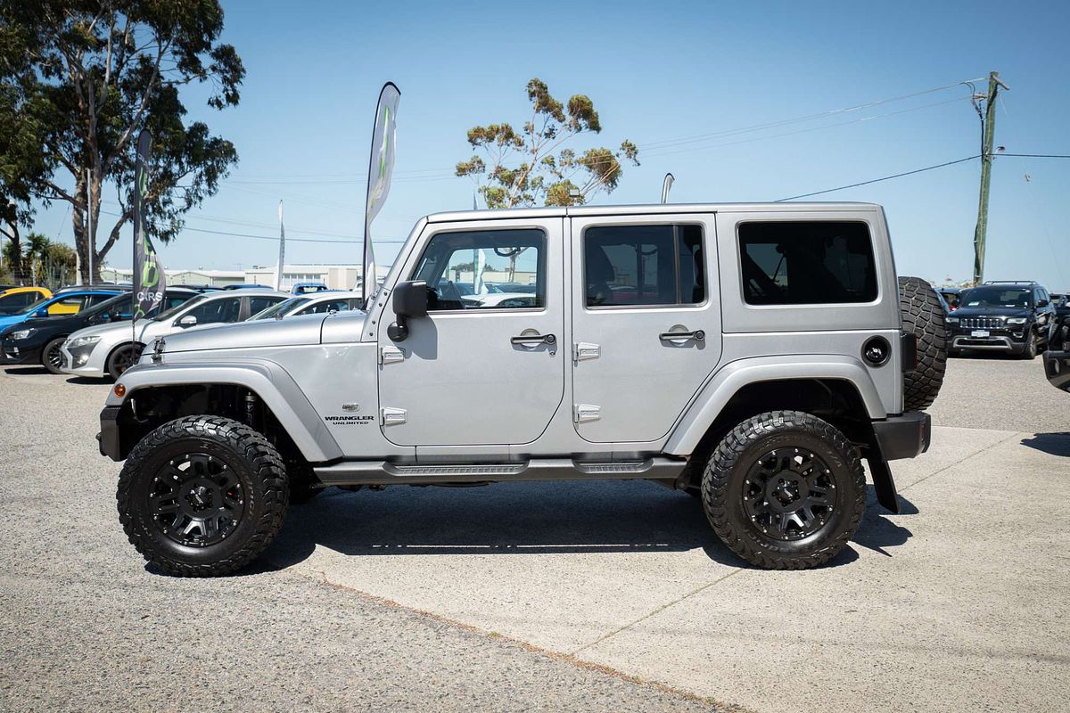 2014 Jeep Wrangler Unlimited Overland JK