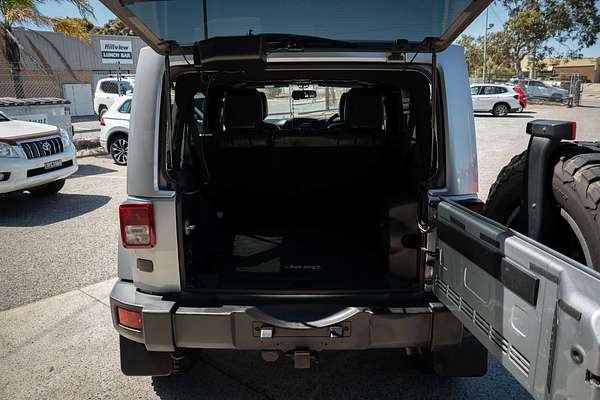 2014 Jeep Wrangler Unlimited Overland JK