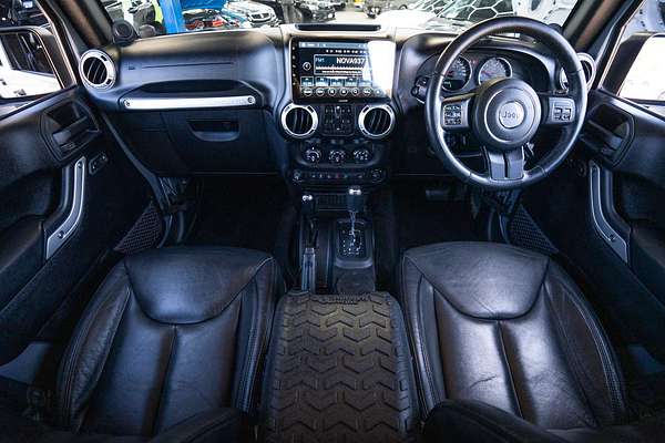 2014 Jeep Wrangler Unlimited Overland JK