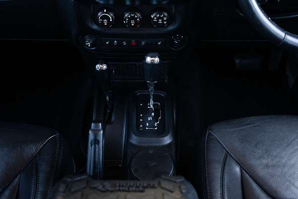 2014 Jeep Wrangler Unlimited Overland JK