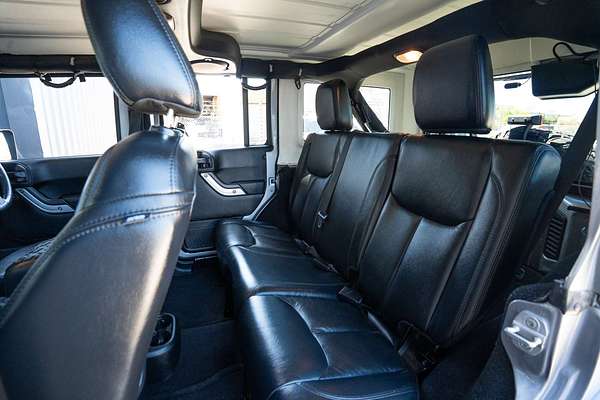 2014 Jeep Wrangler Unlimited Overland JK