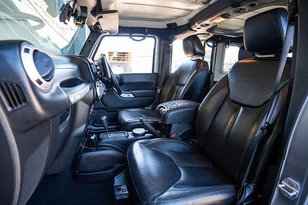 2014 Jeep Wrangler Unlimited Overland JK