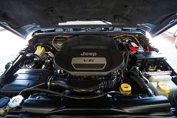 2014 Jeep Wrangler Unlimited Overland JK