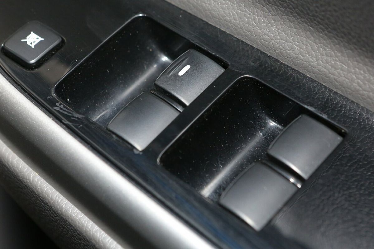 2015 Mitsubishi Triton Exceed MQ 4X4