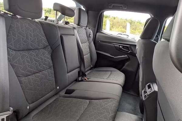 2025 Isuzu D-MAX X-RIDER 4X4