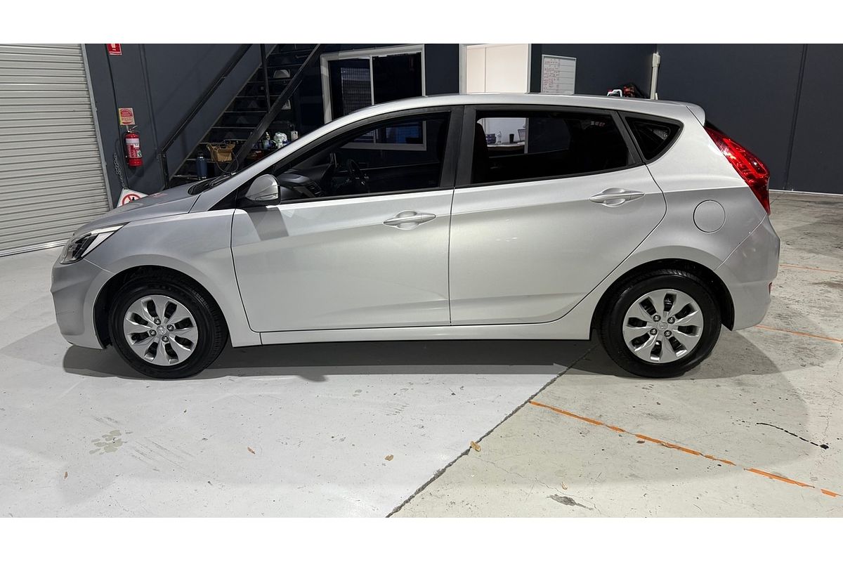 2016 Hyundai Accent Active RB4