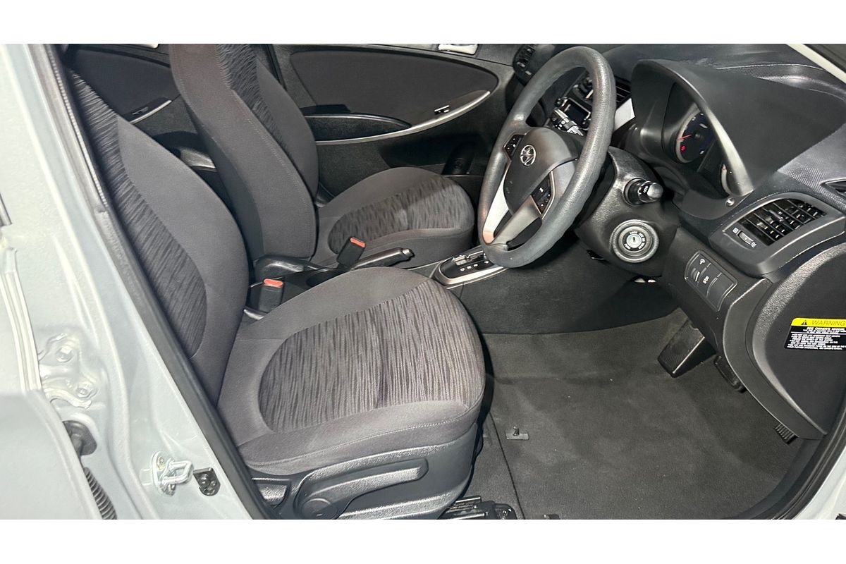 2016 Hyundai Accent Active RB4