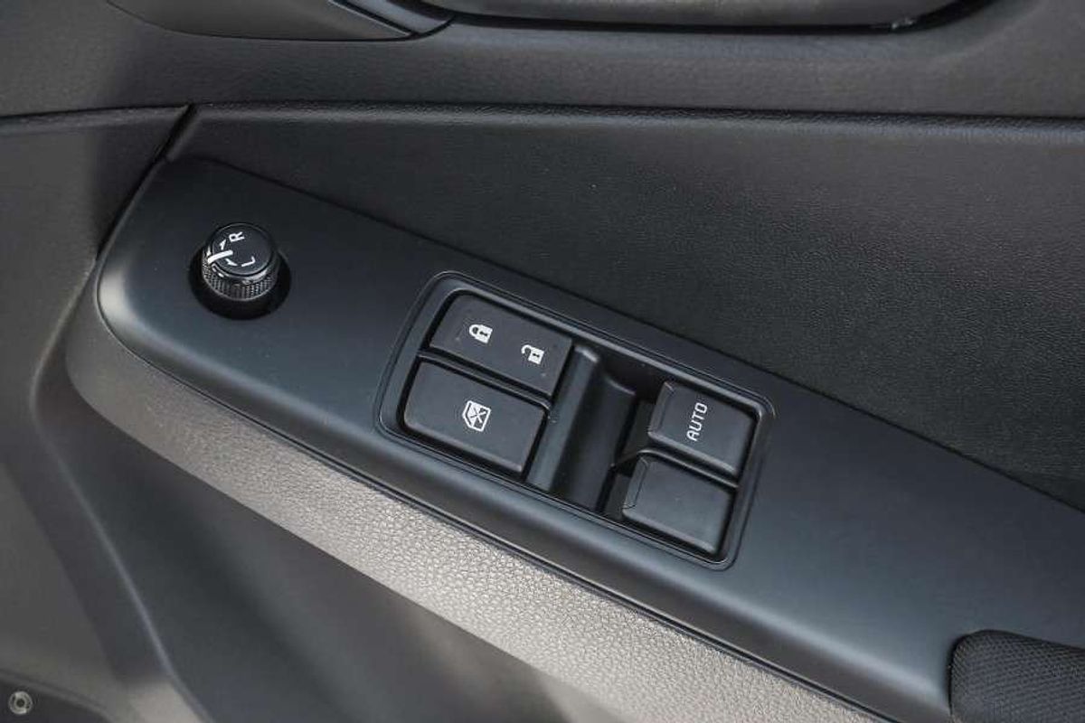 2025 Isuzu D-MAX SX 4X4