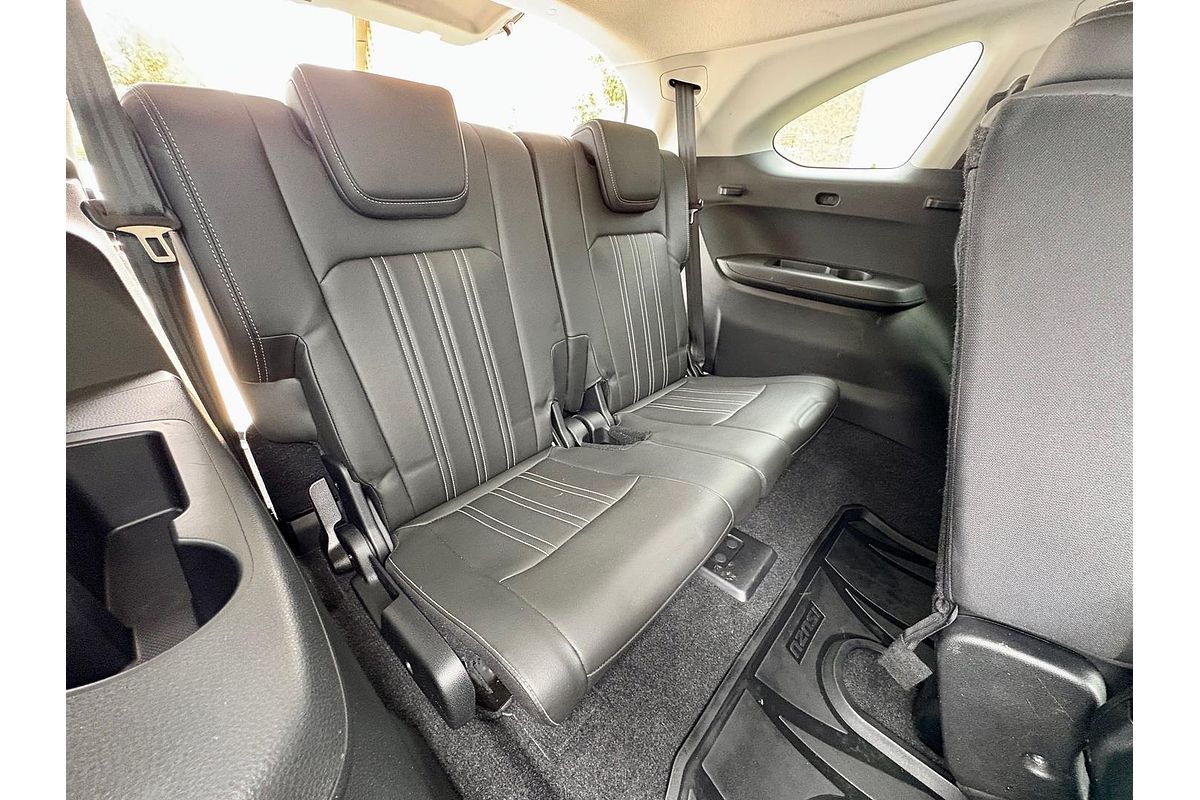 2023 Isuzu MU-X LS-T