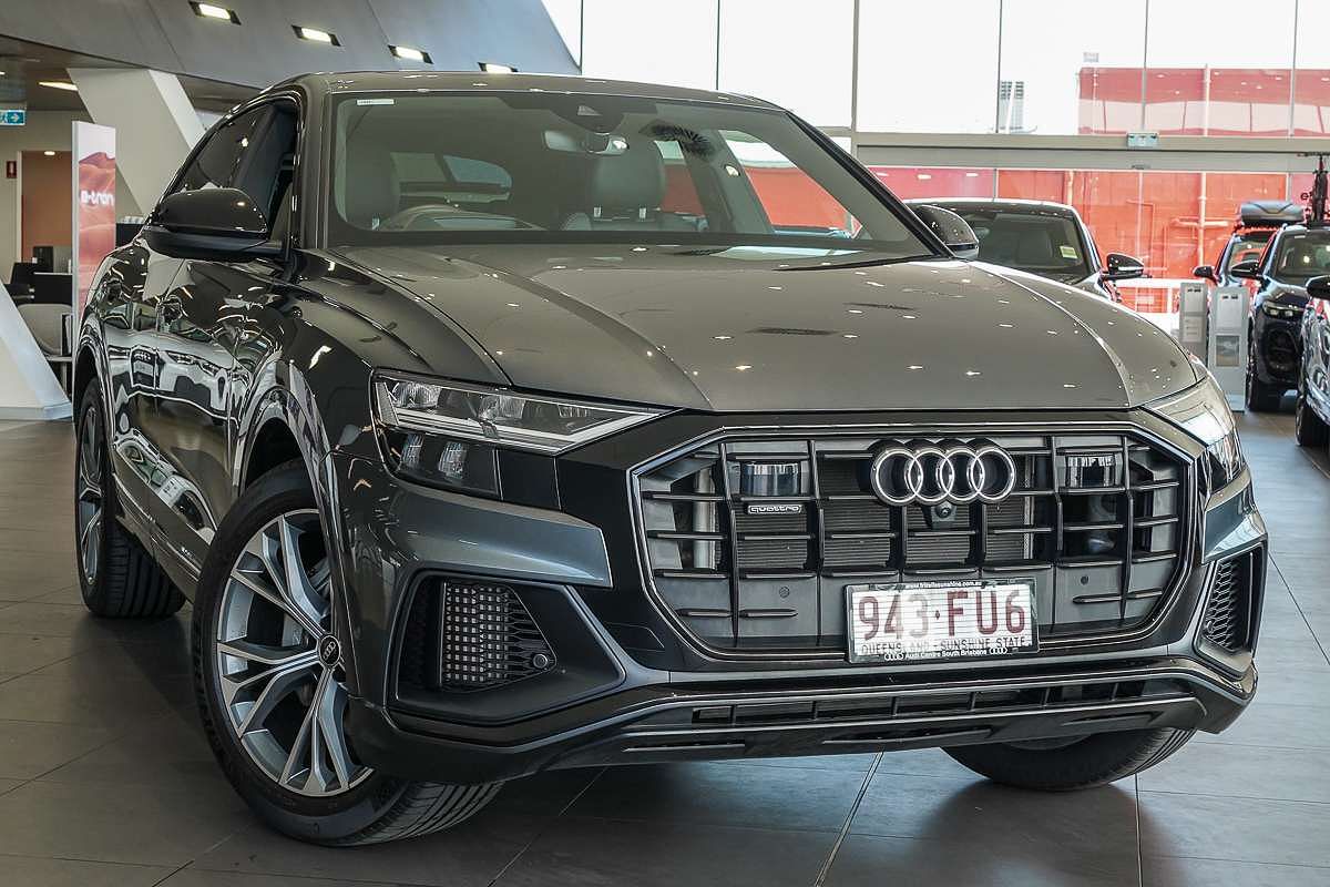 2022 Audi Q8 55 TFSI S line F1