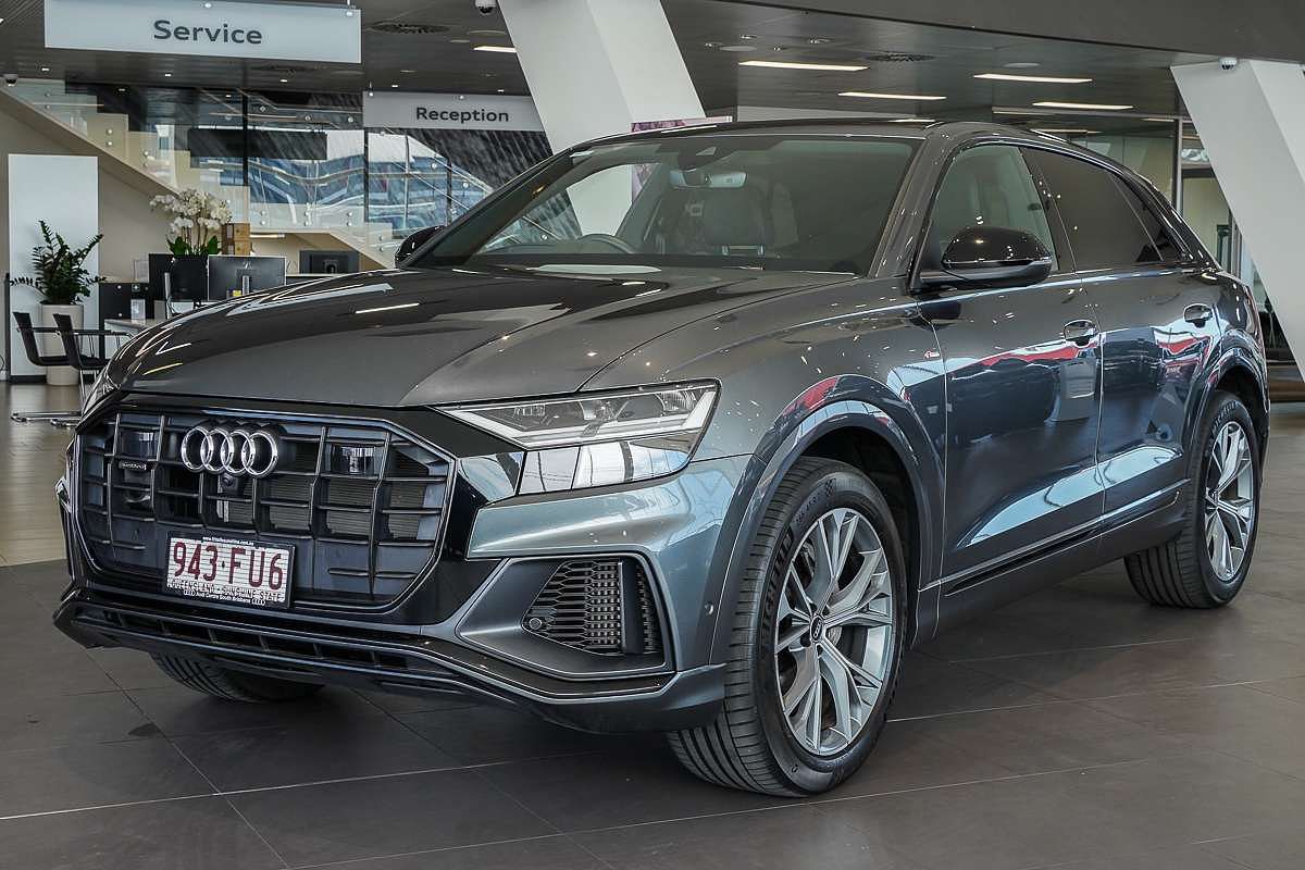 2022 Audi Q8 55 TFSI S line F1