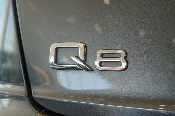 2022 Audi Q8 55 TFSI S line F1