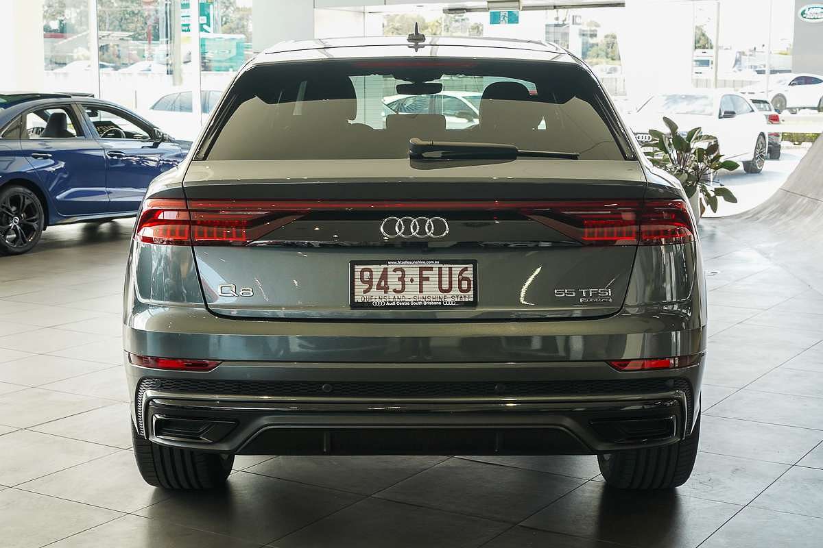 2022 Audi Q8 55 TFSI S line F1