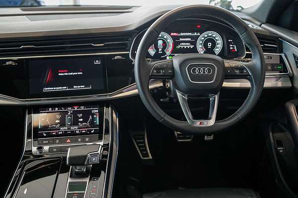 2022 Audi Q8 55 TFSI S line F1