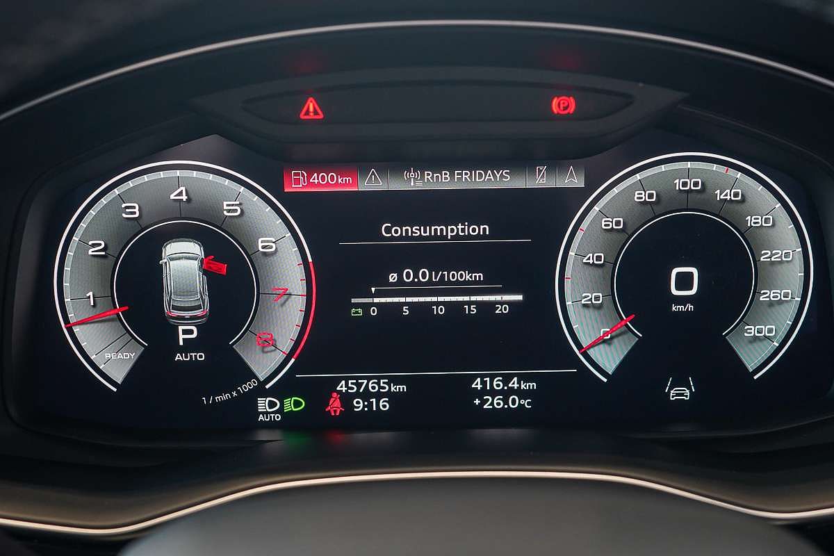 2022 Audi Q8 55 TFSI S line F1