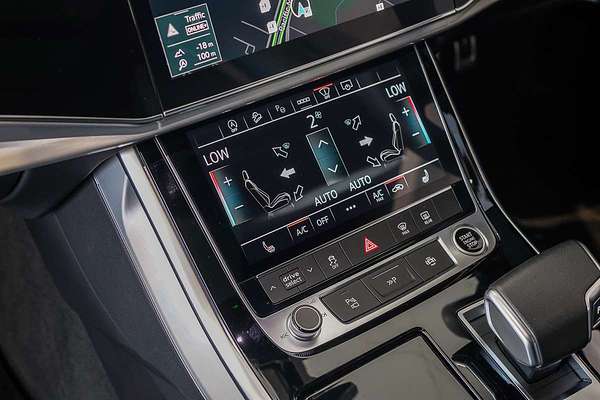 2022 Audi Q8 55 TFSI S line F1