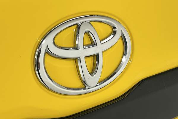 2020 Toyota Hiace GDH320R ELWB High Roof