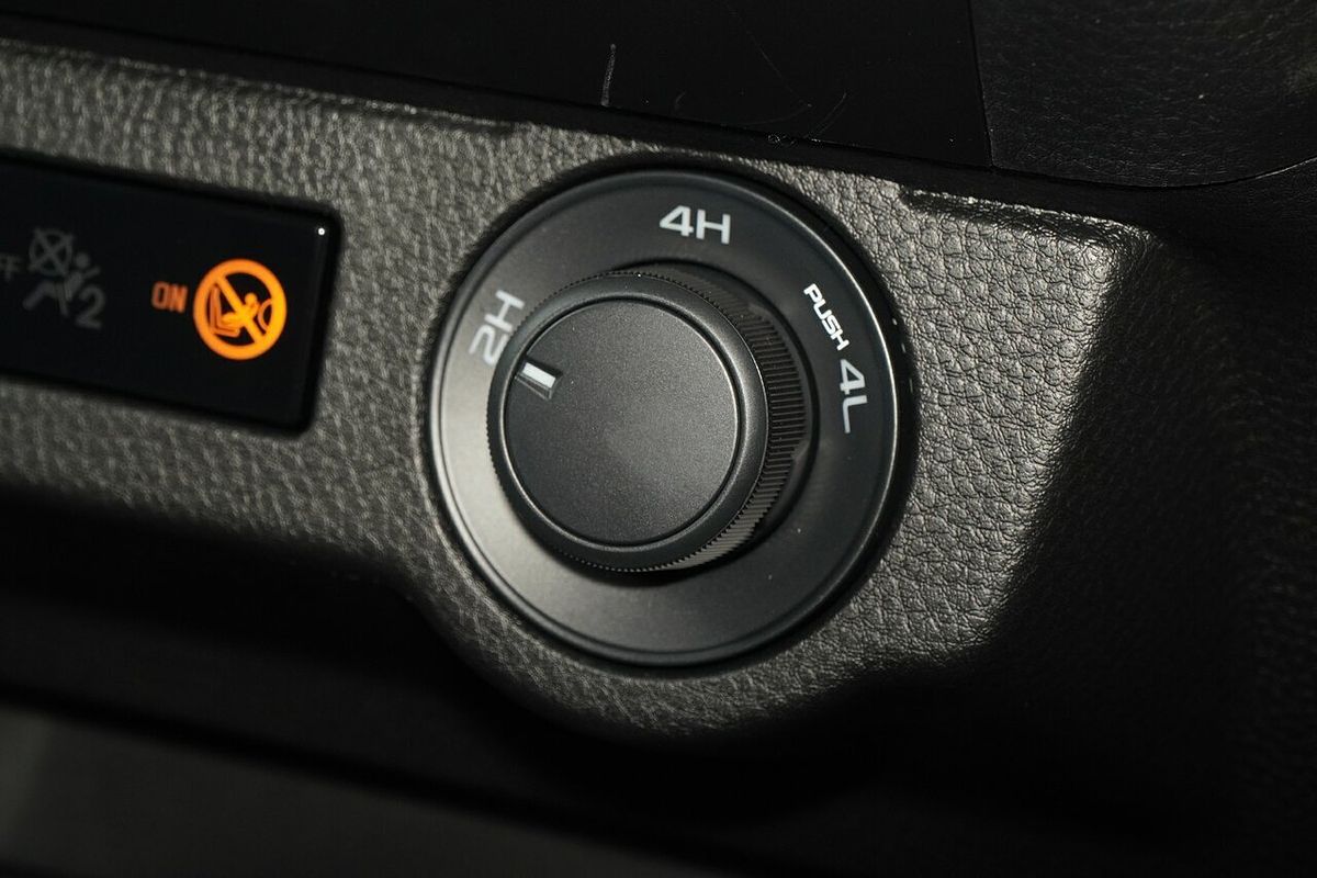 2025 Isuzu D-MAX SX  4X4