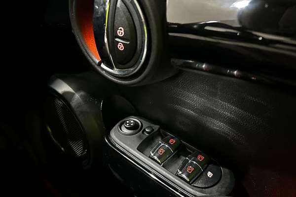 2019 MINI Hatch Cooper F55 LCI