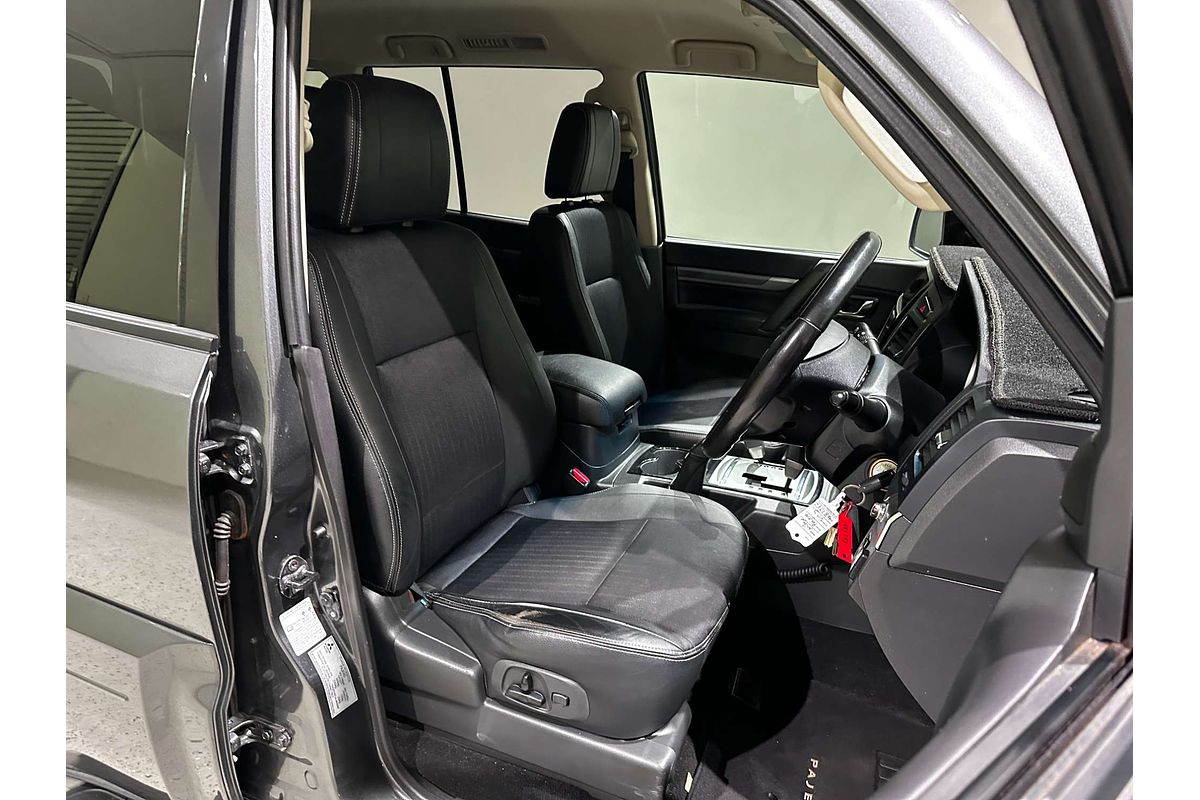 2019 Mitsubishi Pajero GLS NX