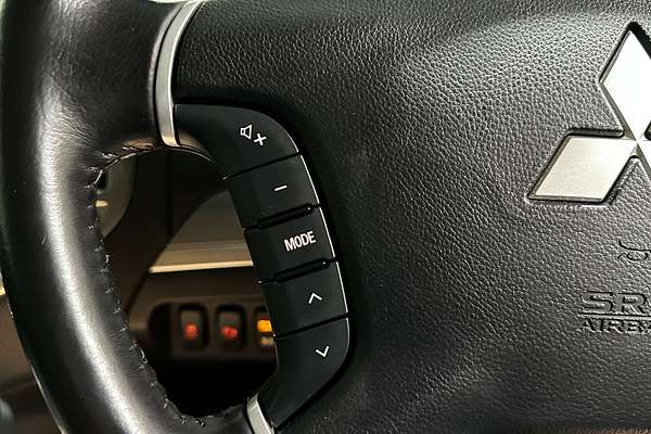 2019 Mitsubishi Pajero GLS NX