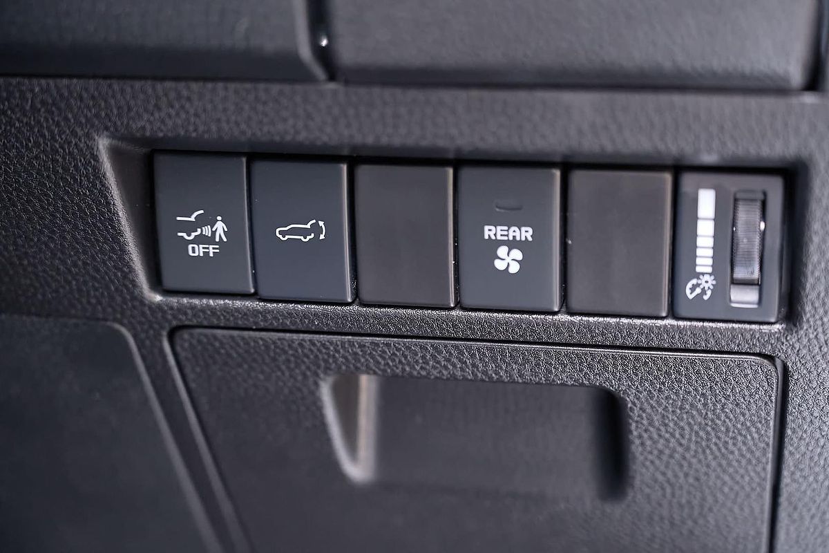 2023 Isuzu MU-X LS-T