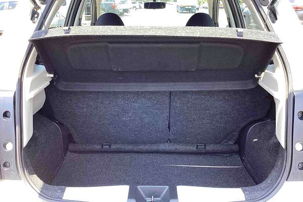 2016 Nissan Micra ST K13