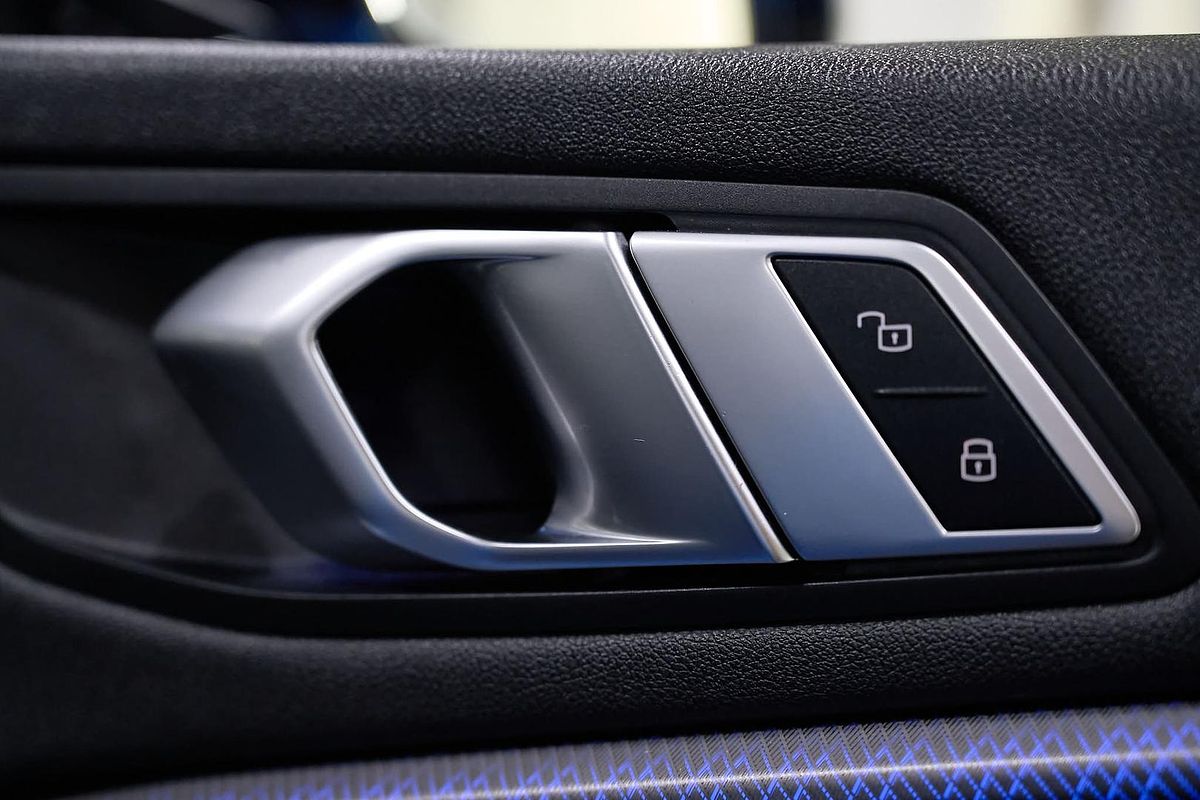 2022 BMW 2 Series 220i M Sport F44