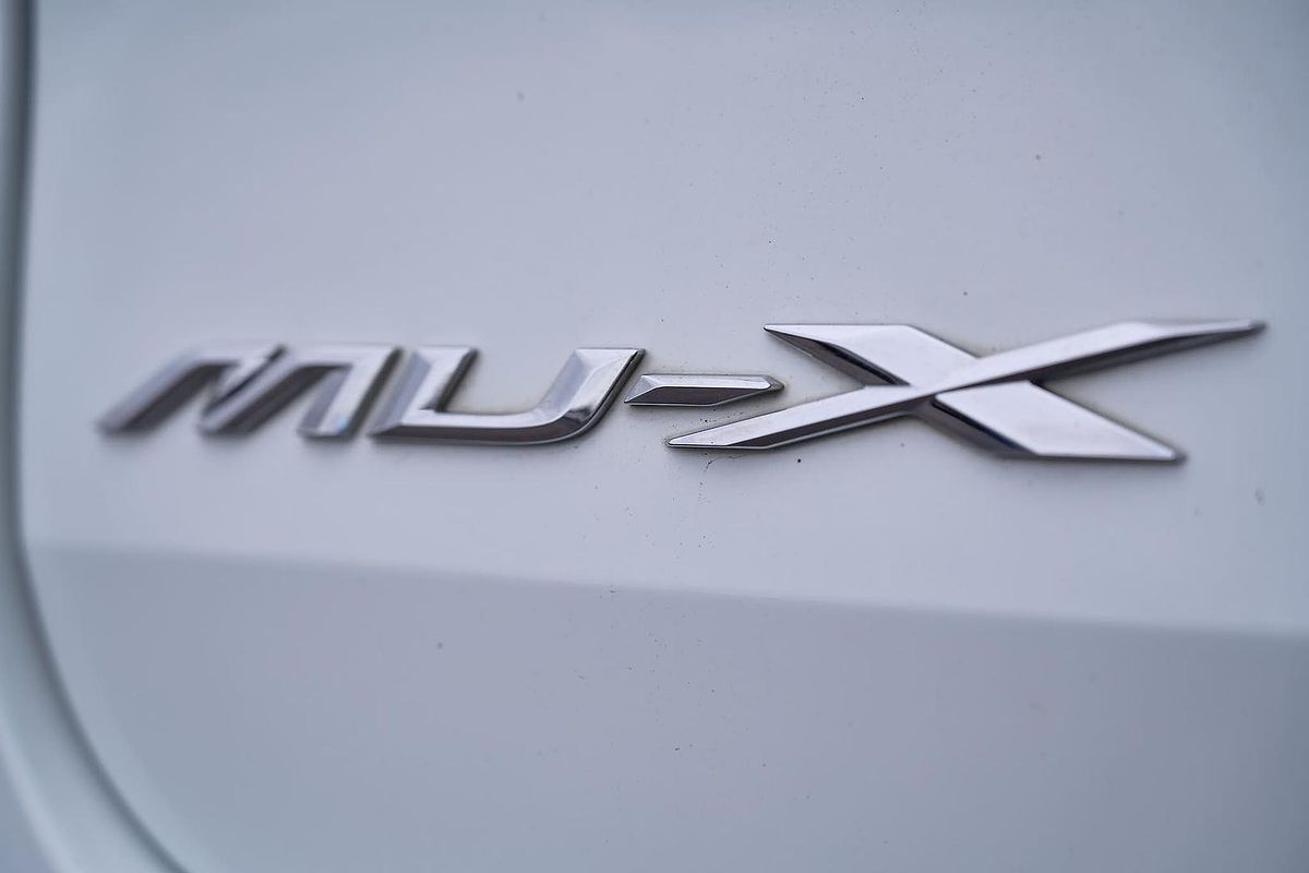 2023 Isuzu MU-X LS-T