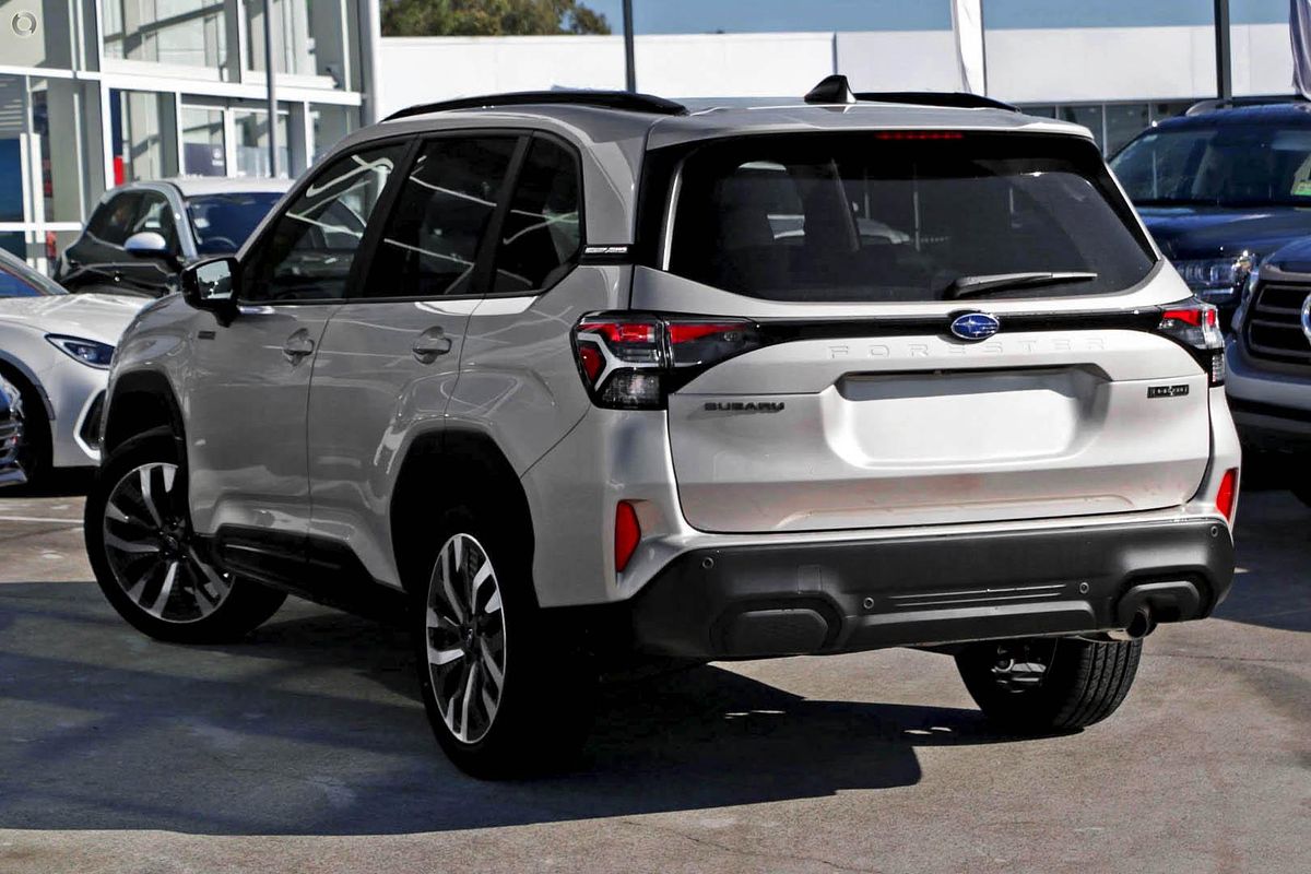 2025 Subaru Forester Hybrid Touring S6