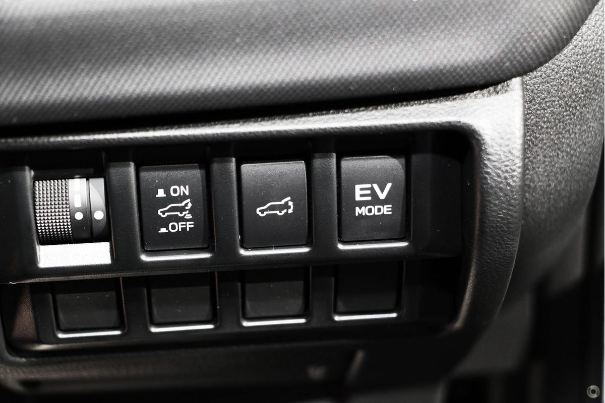 2025 Subaru Forester Hybrid Touring S6