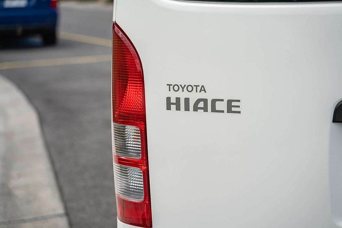 2014 Toyota Hiace Commuter TRH223R ELWB High Roof