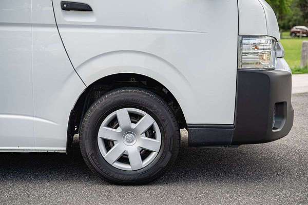 2014 Toyota Hiace Commuter TRH223R ELWB High Roof