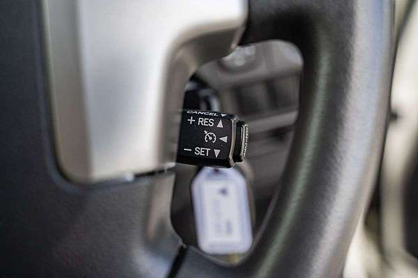 2014 Toyota Hiace Commuter TRH223R ELWB High Roof