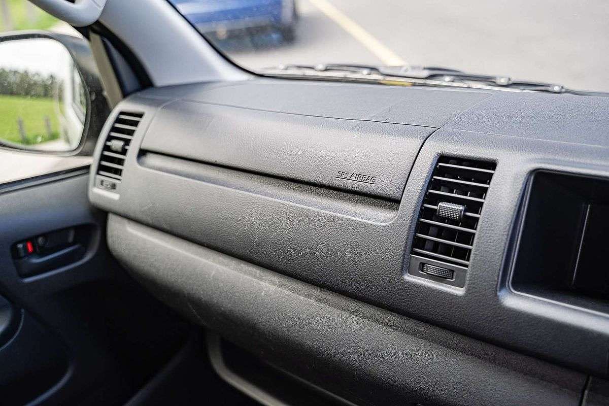 2014 Toyota Hiace Commuter TRH223R ELWB High Roof