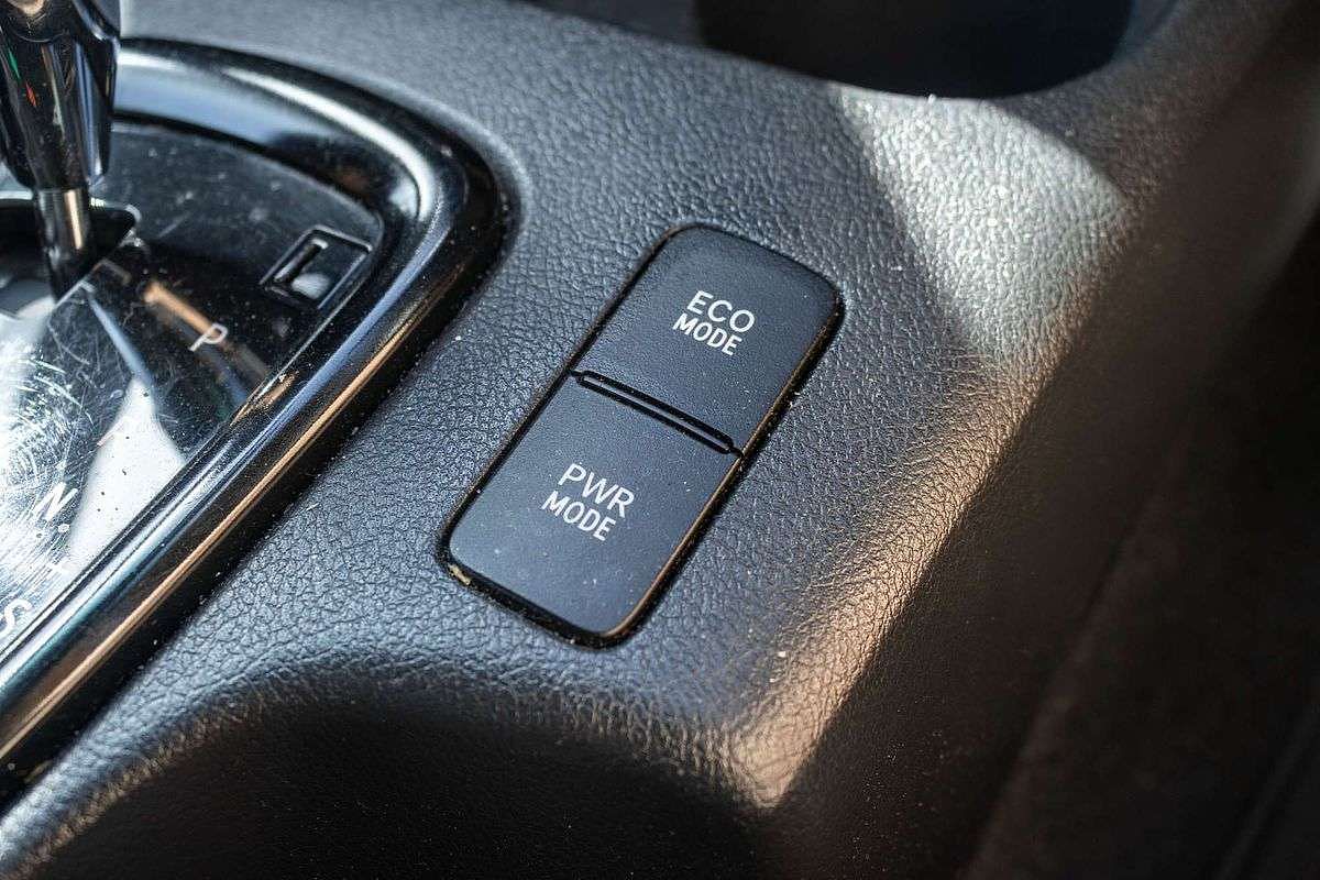 2020 Toyota Hilux Rogue GUN126R 4X4