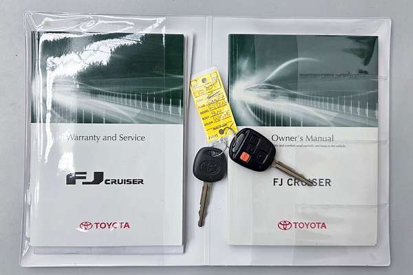 2011 Toyota FJ Cruiser GSJ15R