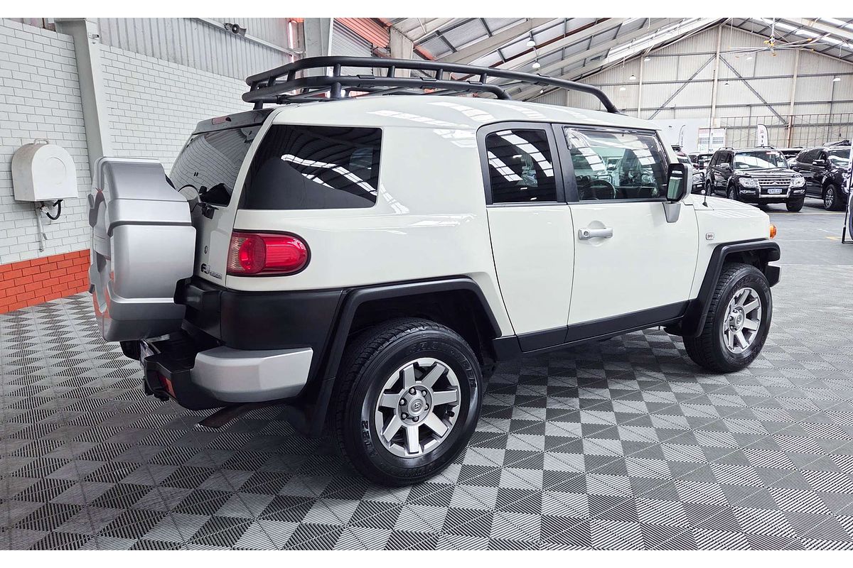 2011 Toyota FJ Cruiser GSJ15R
