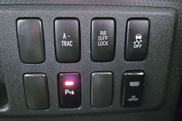 2011 Toyota FJ Cruiser GSJ15R