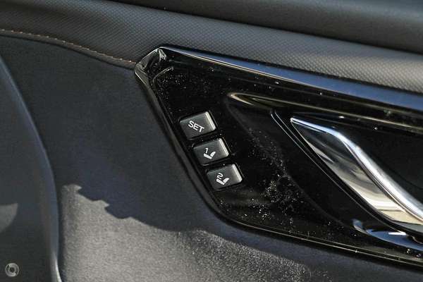 2025 Subaru Forester Hybrid Touring S6